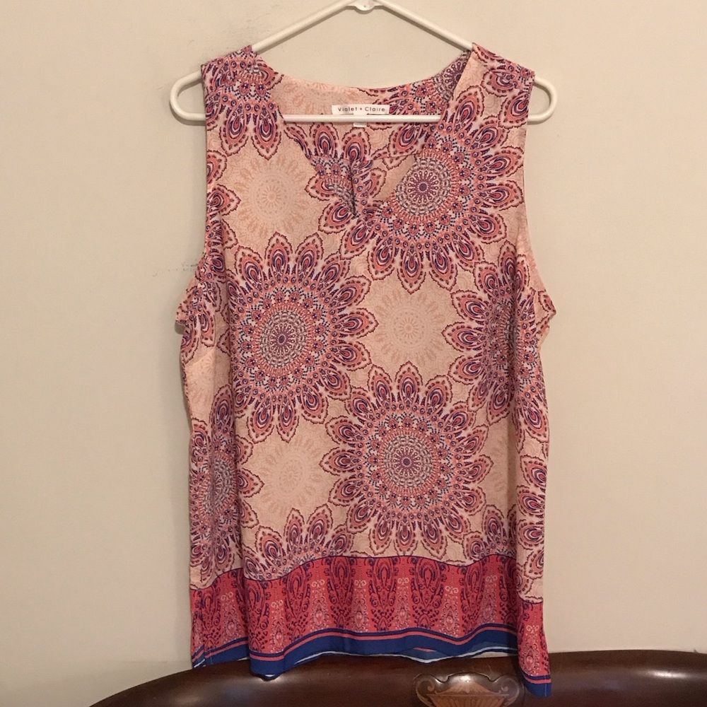 Pretty coral and navy mix top. Size XL. NWOT